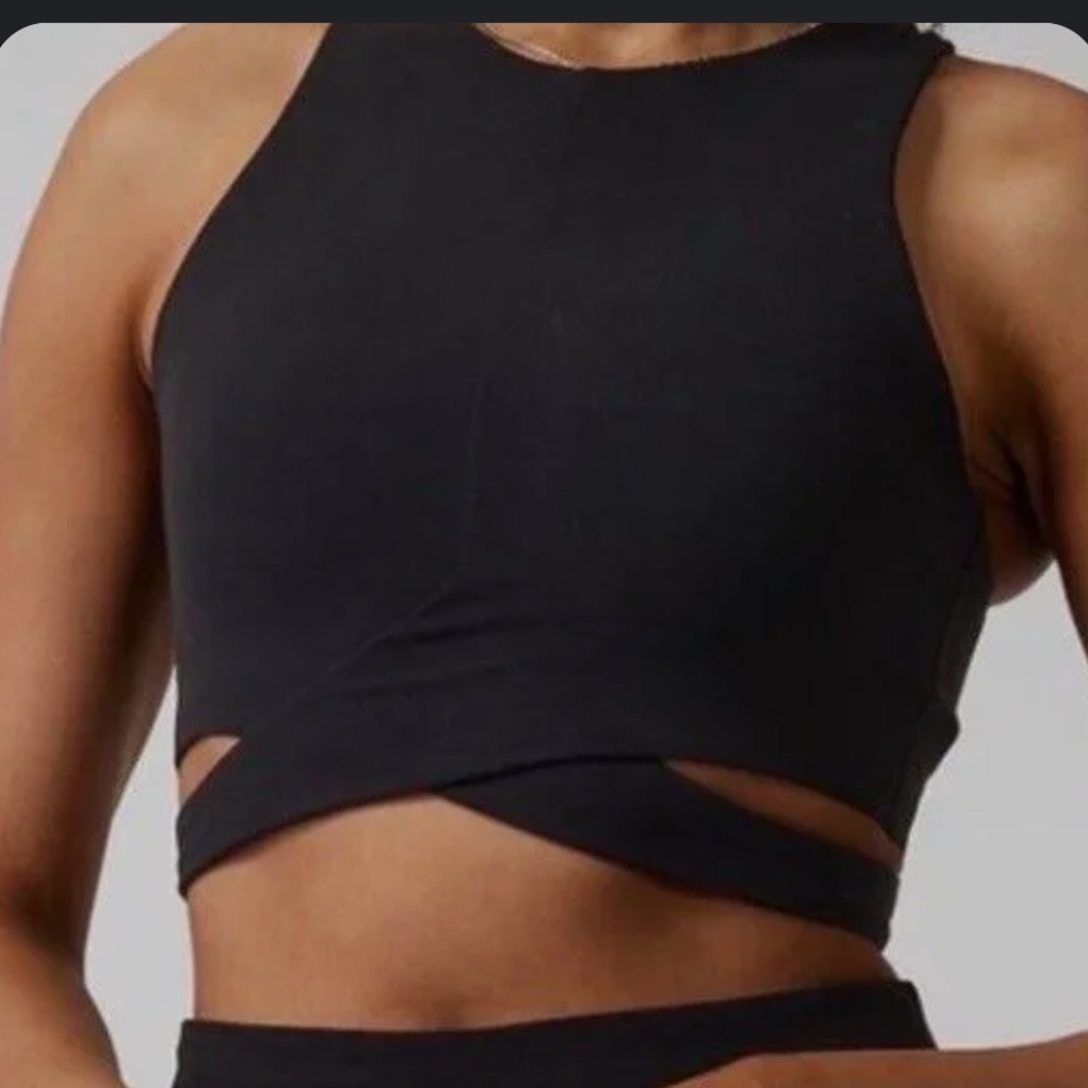 Athleta Conscious Cut Out Crop